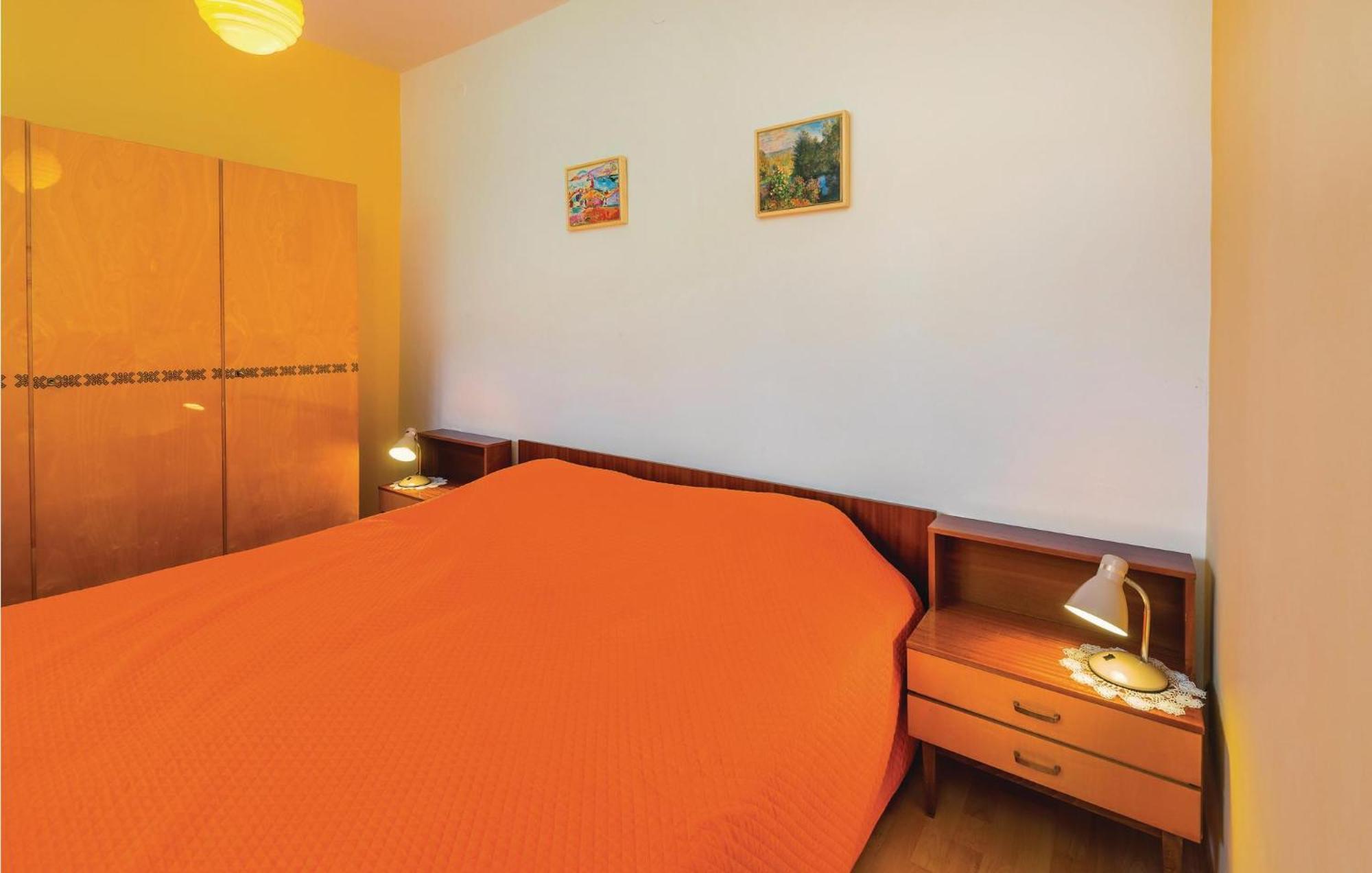 Lovely Apartment In Rabac With Kitchen エクステリア 写真